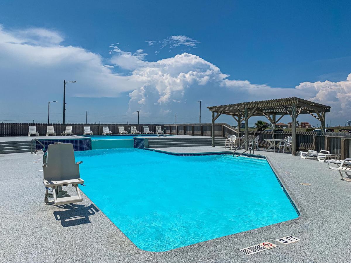 Mt1004 Beautiful Newly Remodeled Condo With Gulf Views, Beach Boardwalk And Communal Pool Hot Tub Mustang Beach Exterior photo