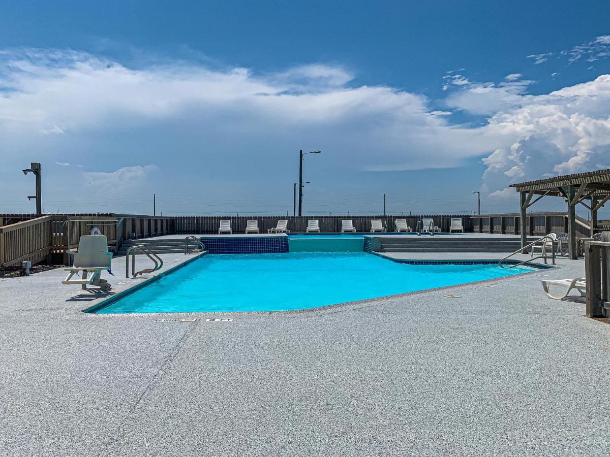 Mt1004 Beautiful Newly Remodeled Condo With Gulf Views, Beach Boardwalk And Communal Pool Hot Tub Mustang Beach Exterior photo